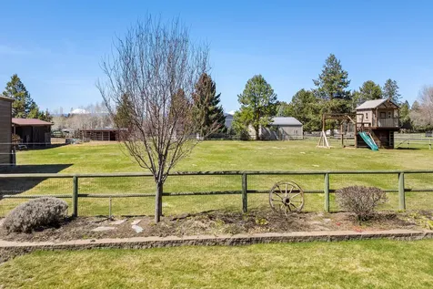 61939 Dobbin Road Bend OR 97702