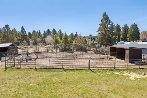 61939 Dobbin Road Bend OR 97702