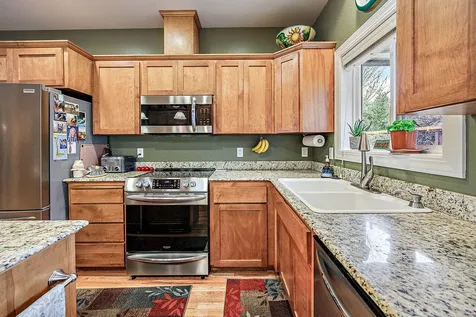 781 Silver Creek Drive Central Point OR 97502