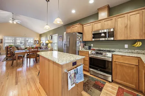 781 Silver Creek Drive Central Point OR 97502