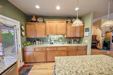 781 Silver Creek Drive Central Point OR 97502