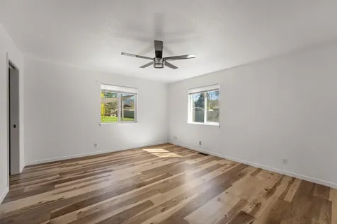 1881 Regina Way Grants Pass OR 97527