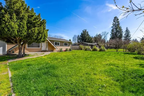 1881 Regina Way Grants Pass OR 97527