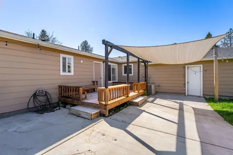 1881 Regina Way Grants Pass OR 97527