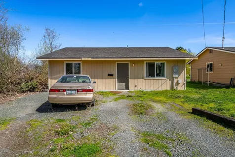 1881 Regina Way Grants Pass OR 97527