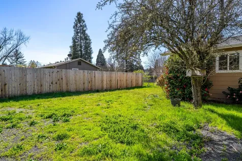 1881 Regina Way Grants Pass OR 97527