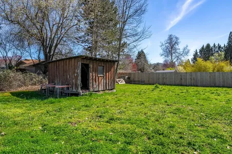 1881 Regina Way Grants Pass OR 97527