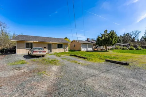 1881 Regina Way Grants Pass OR 97527