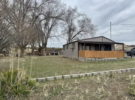 729 SE Grizzly Road Madras OR 97741