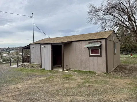 729 SE Grizzly Road Madras OR 97741