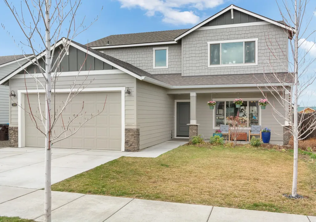 2869 NW 23rd Street Redmond OR 97756