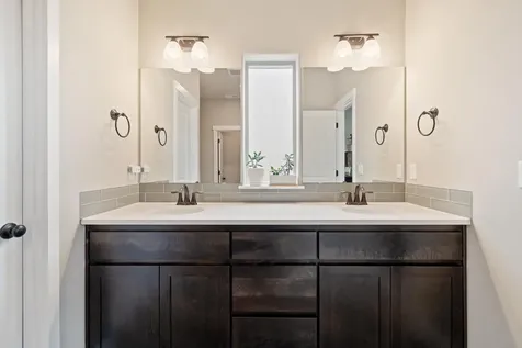 2869 NW 23rd Street Redmond OR 97756