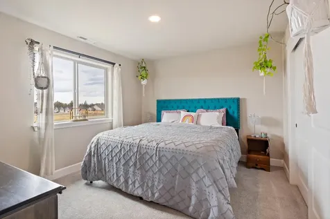 2869 NW 23rd Street Redmond OR 97756