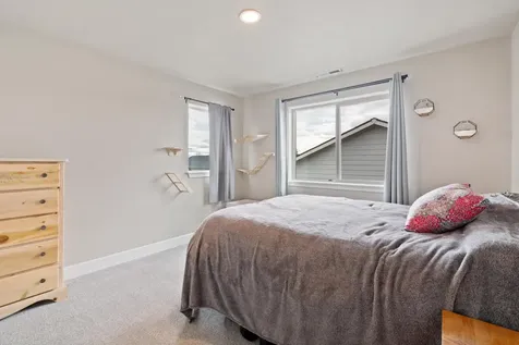 2869 NW 23rd Street Redmond OR 97756