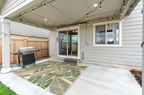 2869 NW 23rd Street Redmond OR 97756