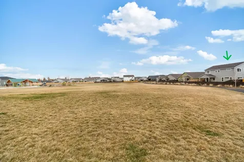 2869 NW 23rd Street Redmond OR 97756