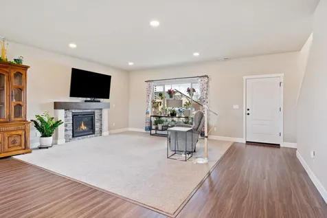 2869 NW 23rd Street Redmond OR 97756
