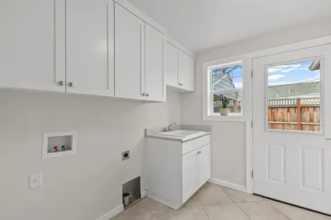 827 Palm Street Medford OR 97501