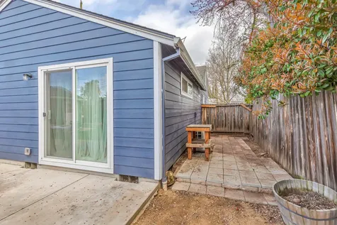 827 Palm Street Medford OR 97501