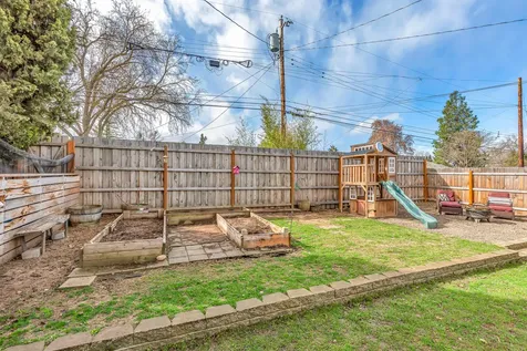 827 Palm Street Medford OR 97501