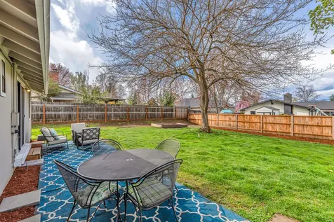 2671 Snowcrest Drive Medford OR 97504