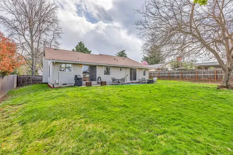 2671 Snowcrest Drive Medford OR 97504