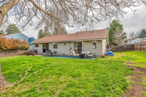 2671 Snowcrest Drive Medford OR 97504