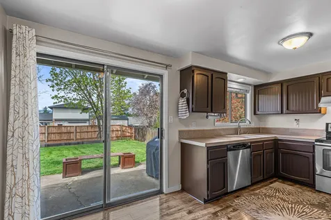 2671 Snowcrest Drive Medford OR 97504