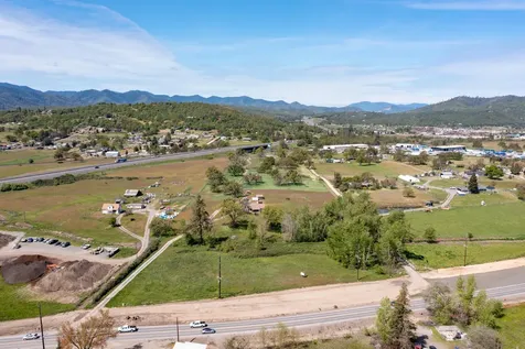 6535 Blackwell Road Central Point OR 97502