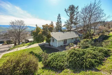 382 Cherry Lane Ashland OR 97520