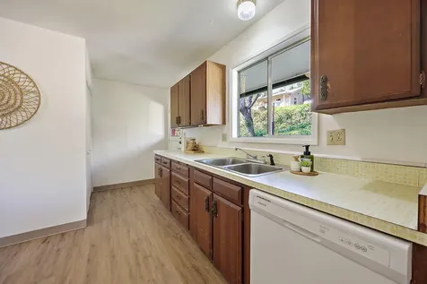 382 Cherry Lane Ashland OR 97520