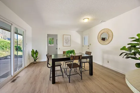 382 Cherry Lane Ashland OR 97520