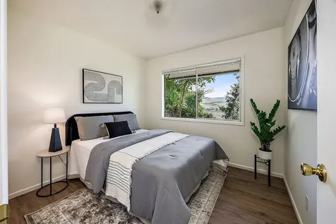 382 Cherry Lane Ashland OR 97520