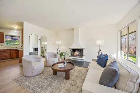 382 Cherry Lane Ashland OR 97520