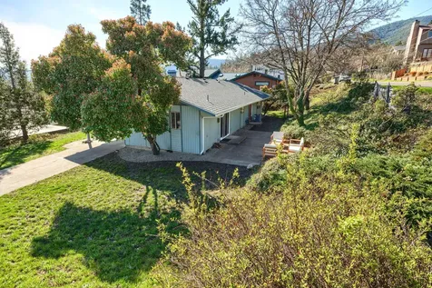 382 Cherry Lane Ashland OR 97520