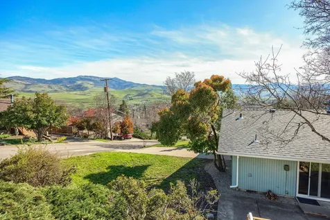 382 Cherry Lane Ashland OR 97520