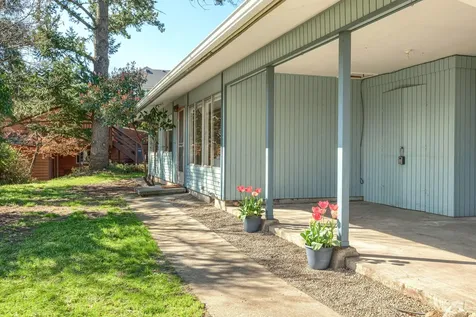 382 Cherry Lane Ashland OR 97520