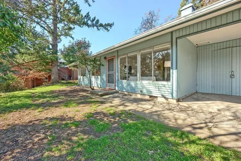 382 Cherry Lane Ashland OR 97520