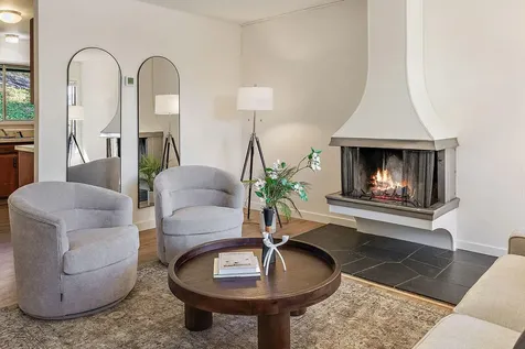 382 Cherry Lane Ashland OR 97520