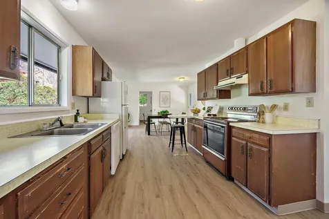 382 Cherry Lane Ashland OR 97520