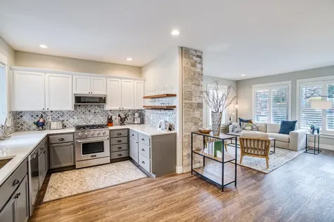 566 NW Greyhawk Avenue Bend OR 97703