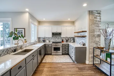 566 NW Greyhawk Avenue Bend OR 97703