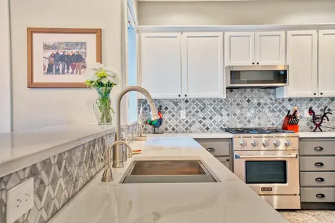 566 NW Greyhawk Avenue Bend OR 97703