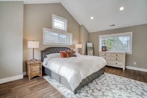 566 NW Greyhawk Avenue Bend OR 97703
