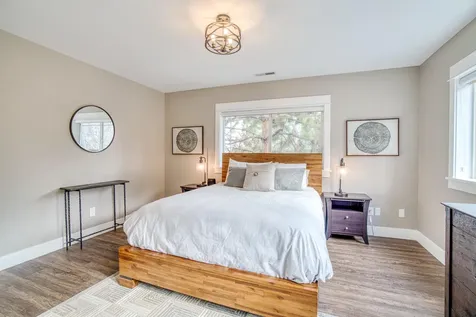 566 NW Greyhawk Avenue Bend OR 97703