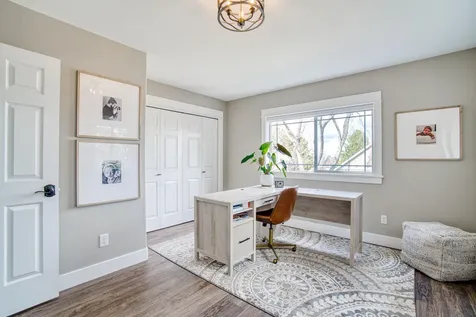 566 NW Greyhawk Avenue Bend OR 97703