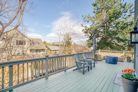 566 NW Greyhawk Avenue Bend OR 97703