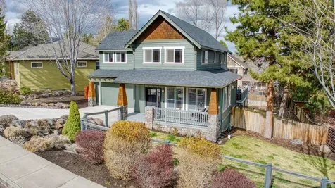 566 NW Greyhawk Avenue Bend OR 97703