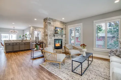 566 NW Greyhawk Avenue Bend OR 97703
