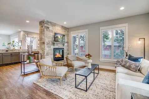566 NW Greyhawk Avenue Bend OR 97703